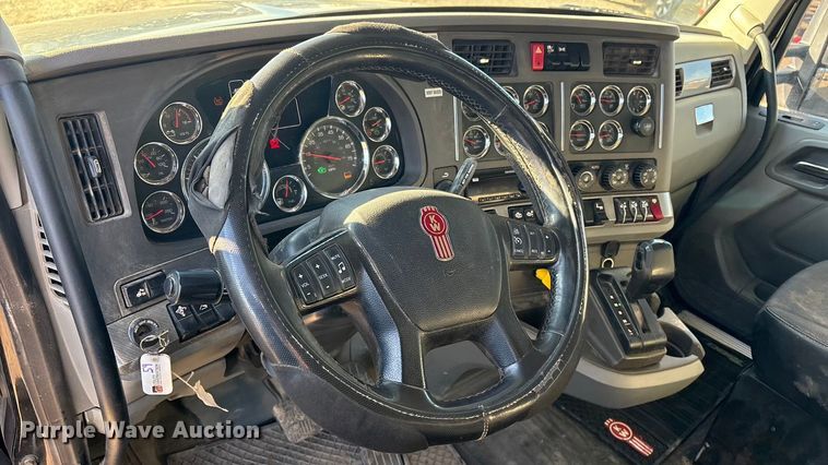 image for item FI0076 2018 Kenworth T880 dump truck