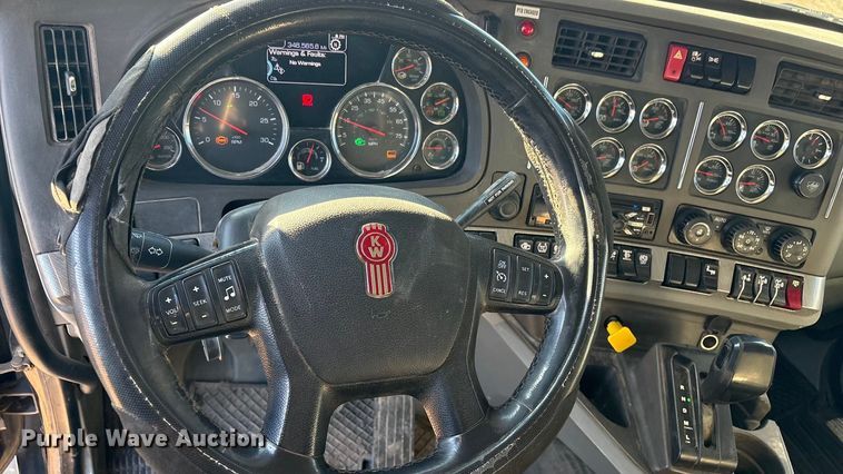 image for item FI0076 2018 Kenworth T880 dump truck