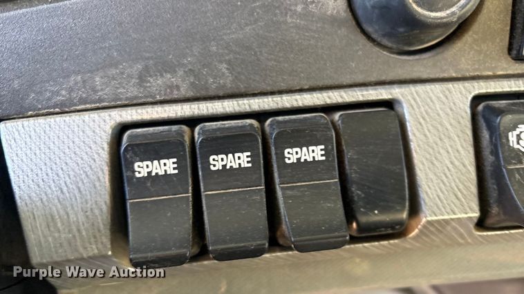 image for item FI0076 2018 Kenworth T880 dump truck