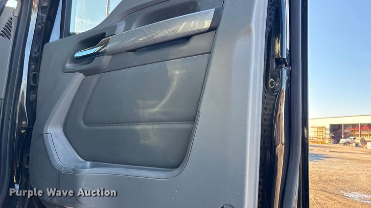 image for item FI0076 2018 Kenworth T880 dump truck