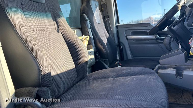 image for item FI0076 2018 Kenworth T880 dump truck