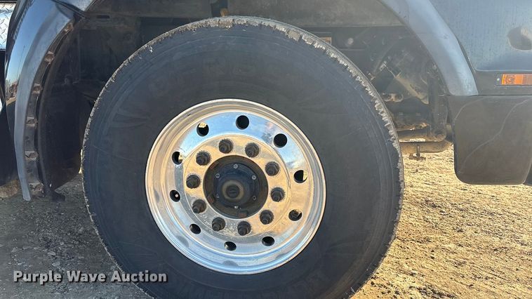 image for item FI0076 2018 Kenworth T880 dump truck