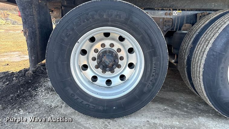 image for item FI0076 2018 Kenworth T880 dump truck