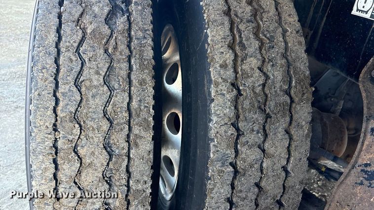 image for item FI0076 2018 Kenworth T880 dump truck