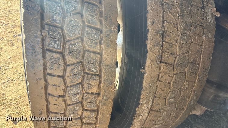 image for item FI0076 2018 Kenworth T880 dump truck