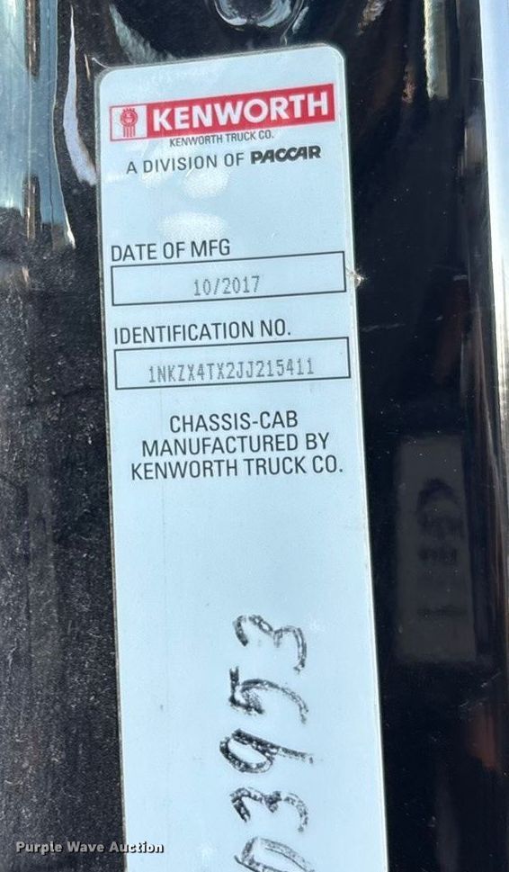 image for item FI0076 2018 Kenworth T880 dump truck