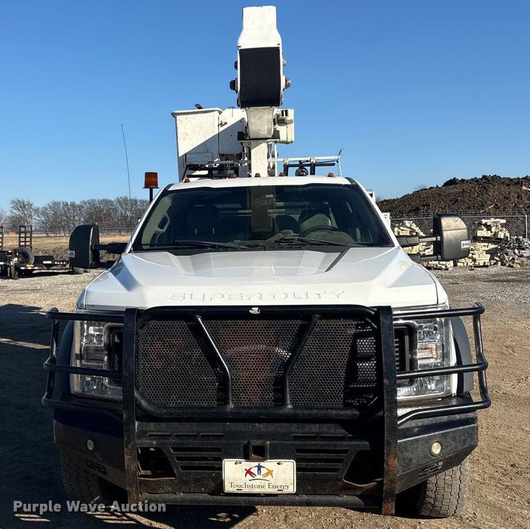 image for item FI0078 2018 Ford F550 bucket truck