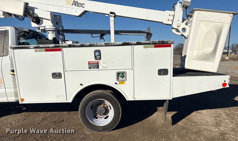 image for item FI0079 2017 Ford F450 bucket truck
