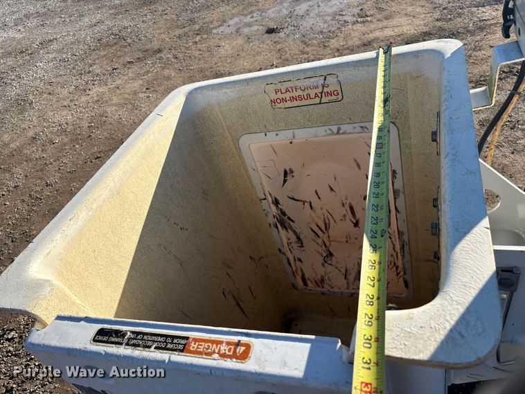 image for item FI0079 2017 Ford F450 bucket truck