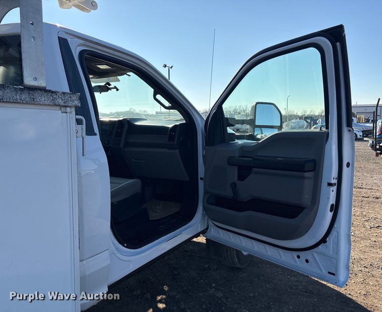 image for item FI0079 2017 Ford F450 bucket truck