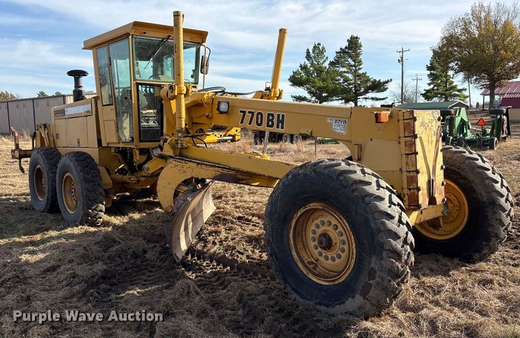 image for item FI0081 1995 John Deere 770BH motor grader