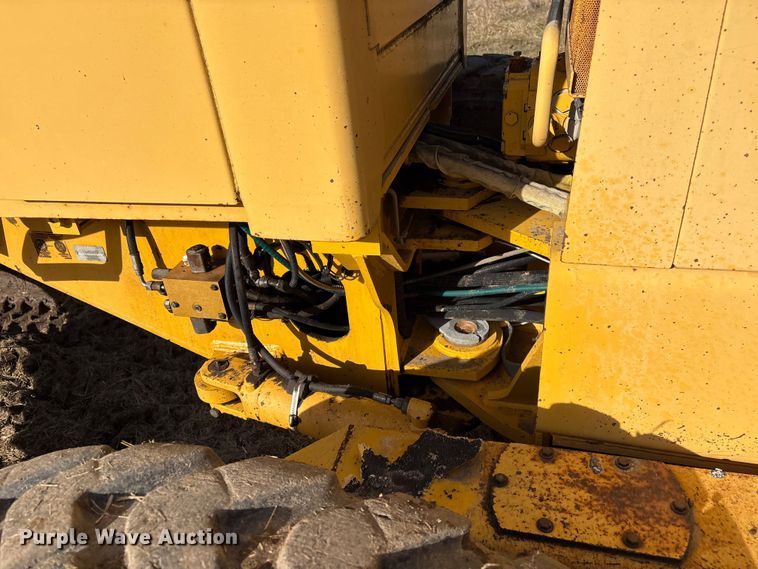 image for item FI0081 1995 John Deere 770BH motor grader