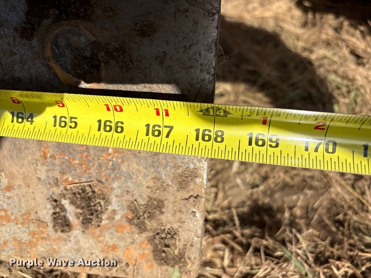 image for item FI0081 1995 John Deere 770BH motor grader