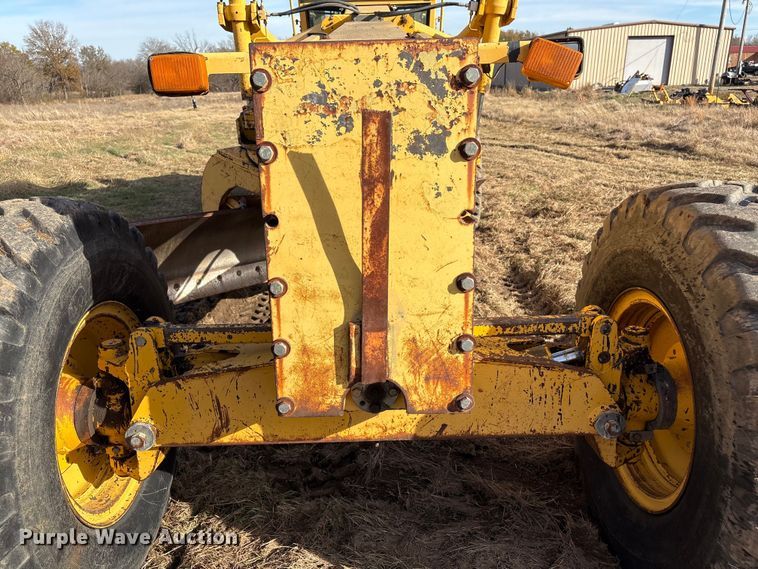 image for item FI0081 1995 John Deere 770BH motor grader