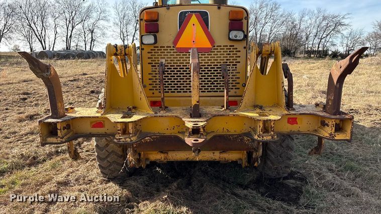 image for item FI0081 1995 John Deere 770BH motor grader