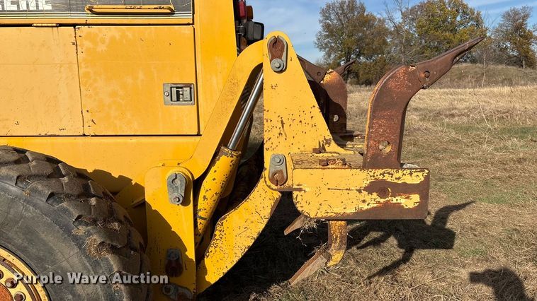 image for item FI0081 1995 John Deere 770BH motor grader