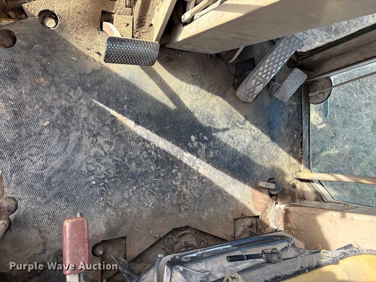 image for item FI0081 1995 John Deere 770BH motor grader