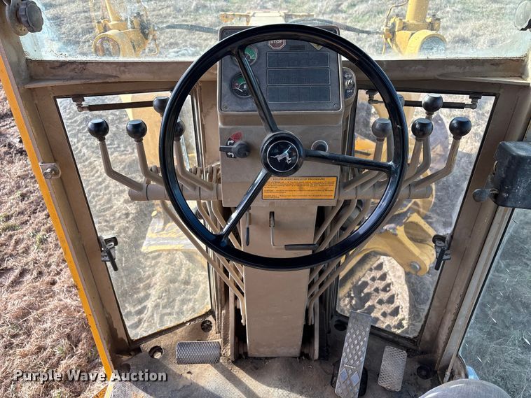 image for item FI0081 1995 John Deere 770BH motor grader