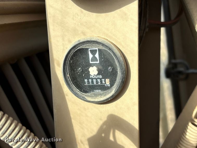 image for item FI0081 1995 John Deere 770BH motor grader