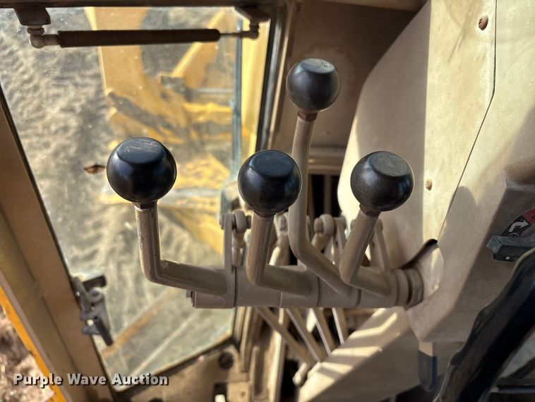 image for item FI0081 1995 John Deere 770BH motor grader