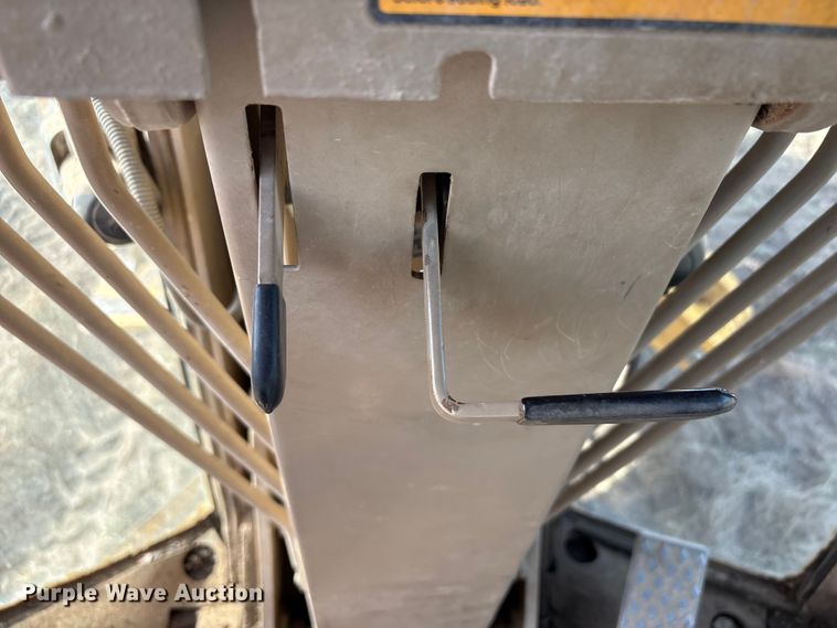 image for item FI0081 1995 John Deere 770BH motor grader