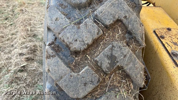 image for item FI0081 1995 John Deere 770BH motor grader