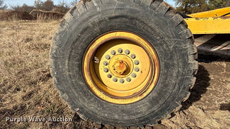 image for item FI0081 1995 John Deere 770BH motor grader