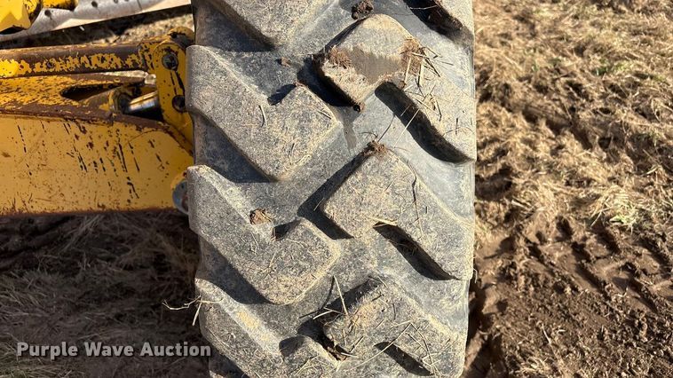 image for item FI0081 1995 John Deere 770BH motor grader