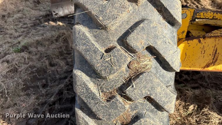 image for item FI0081 1995 John Deere 770BH motor grader