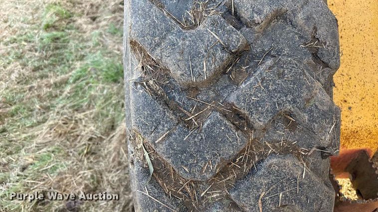 image for item FI0081 1995 John Deere 770BH motor grader