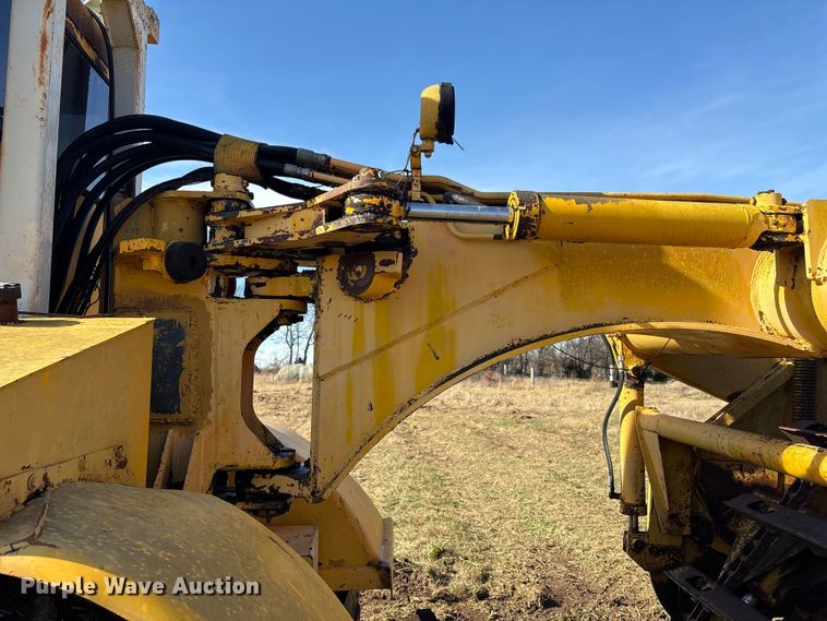 image for item FI0082 1975 International 412 elevating scraper