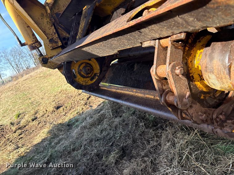 image for item FI0082 1975 International 412 elevating scraper