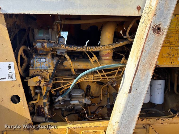 image for item FI0082 1975 International 412 elevating scraper