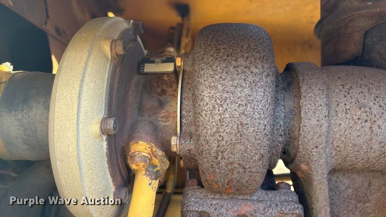 image for item FI0082 1975 International 412 elevating scraper