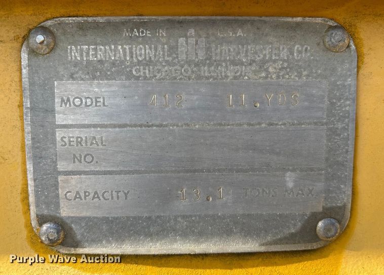 image for item FI0082 1975 International 412 elevating scraper