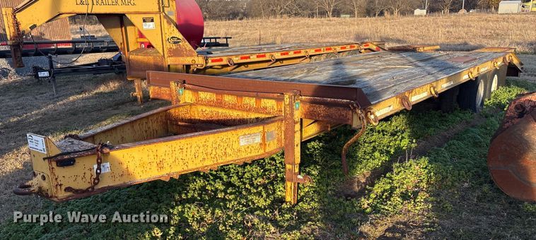 image for item FI0083 2000 L&L Trailer equipment trailer