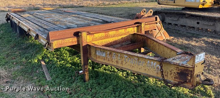image for item FI0083 2000 L&L Trailer equipment trailer
