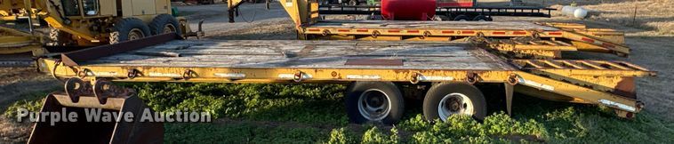 image for item FI0083 2000 L&L Trailer equipment trailer