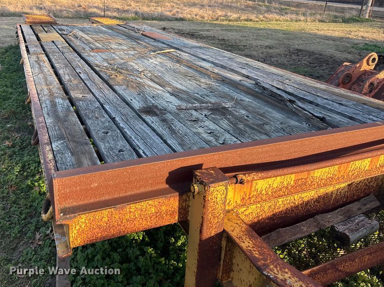 image for item FI0083 2000 L&L Trailer equipment trailer