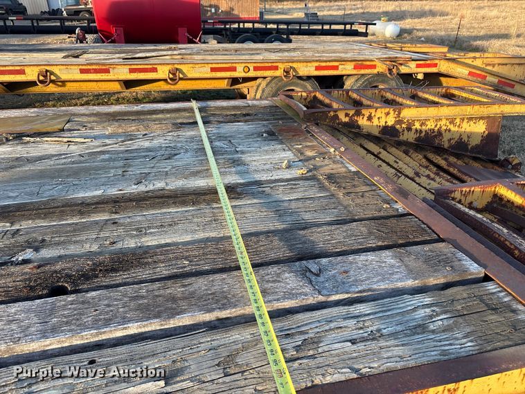 image for item FI0083 2000 L&L Trailer equipment trailer