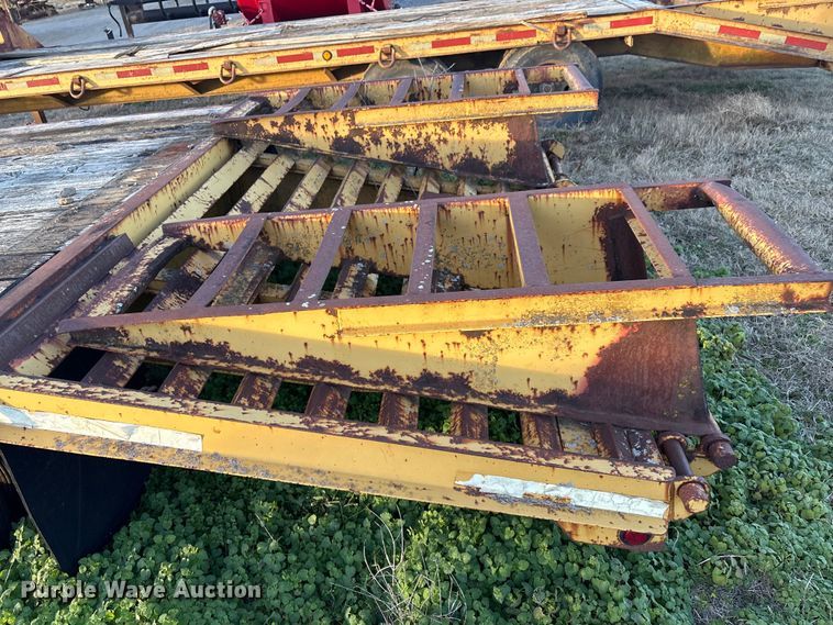 image for item FI0083 2000 L&L Trailer equipment trailer