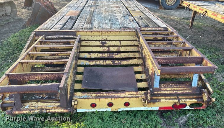 image for item FI0083 2000 L&L Trailer equipment trailer