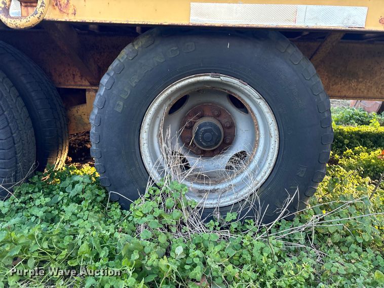 image for item FI0083 2000 L&L Trailer equipment trailer