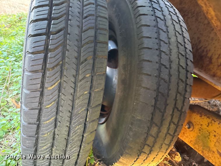 image for item FI0083 2000 L&L Trailer equipment trailer