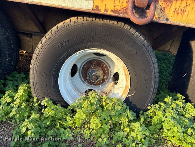 image for item FI0083 2000 L&L Trailer equipment trailer