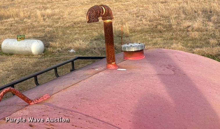 image for item FI0084 Shop built tank trailer