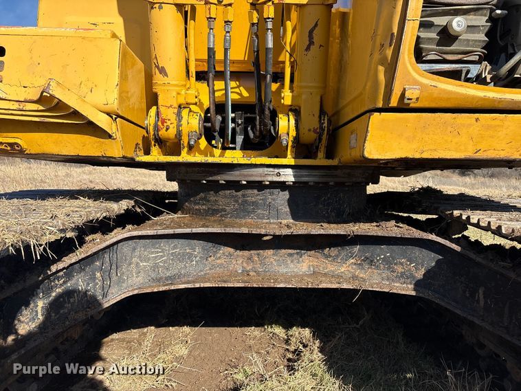 image for item FI0085 2002 John Deere 120 excavator