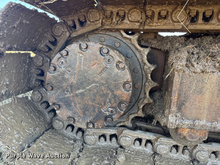 image for item FI0085 2002 John Deere 120 excavator