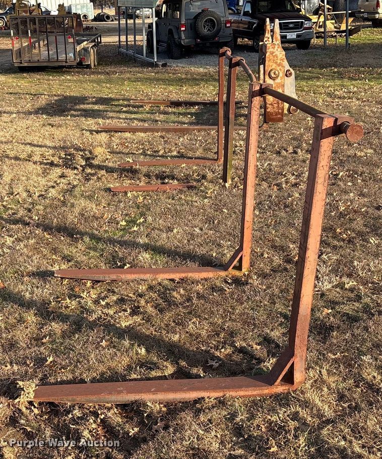 image for item FI0092 8'L L90B loader forks