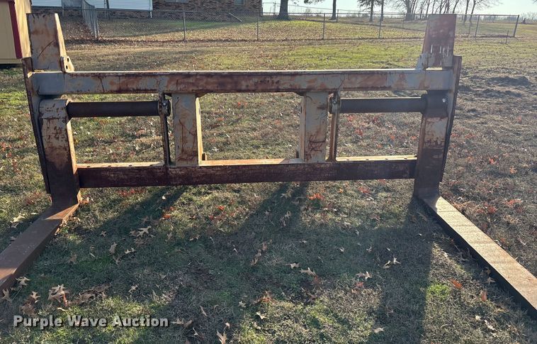 image for item FI0092 8'L L90B loader forks